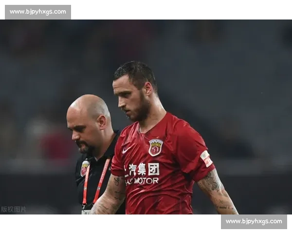 球迷热议上港对阵恒大巅峰较量 谁能在关键战役中点燃全场激情